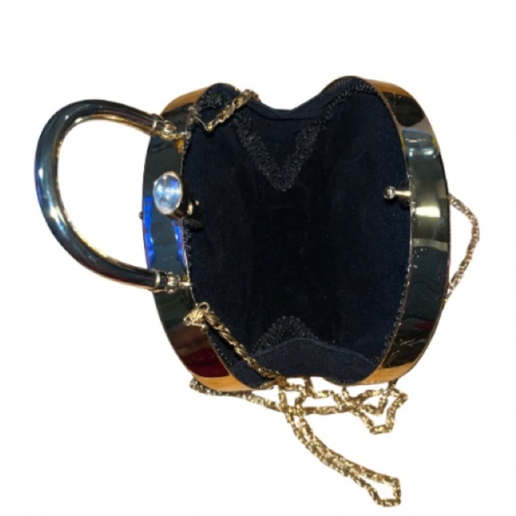 Chic Vintage Black and Gold Floral Clutch With Gold-Tone Chain Strap, 60’s - Picture 3 of 8